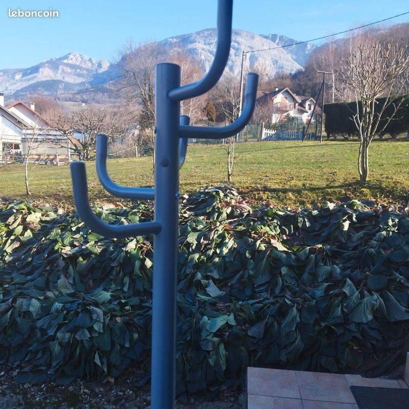 Porte manteau sur pied en aluminium (image 4)