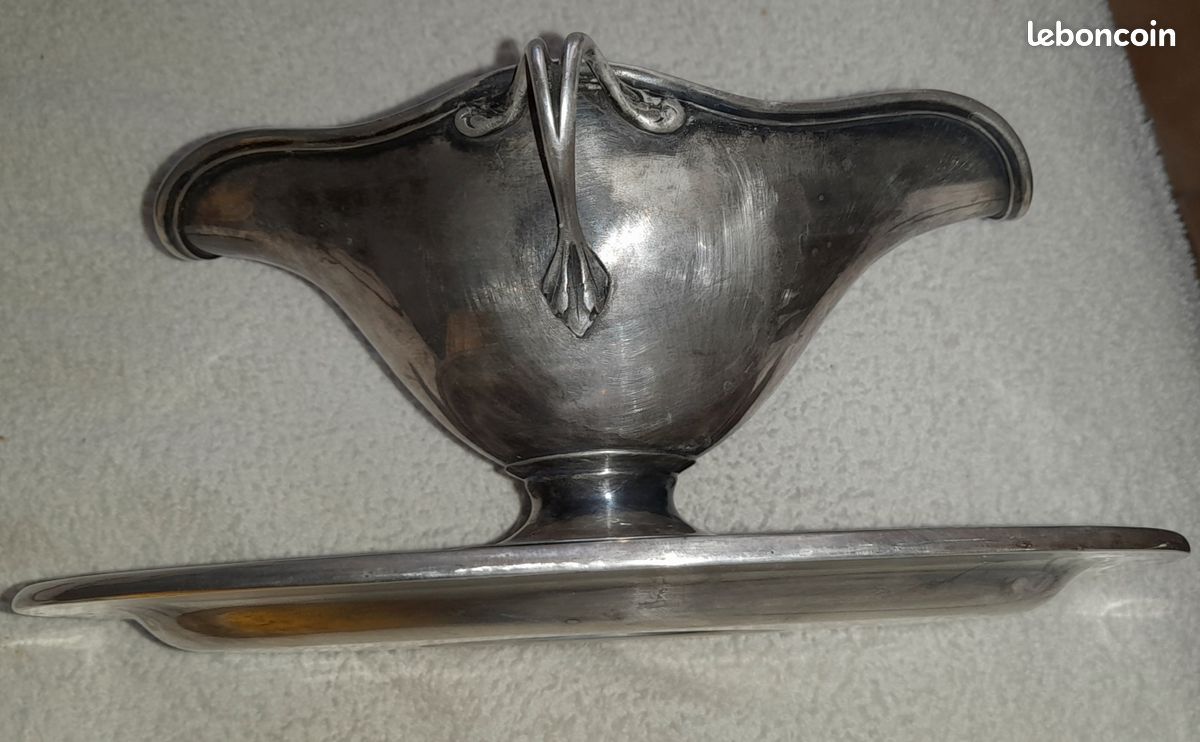 Saucière ancienne en Métal blanc (image 2)
