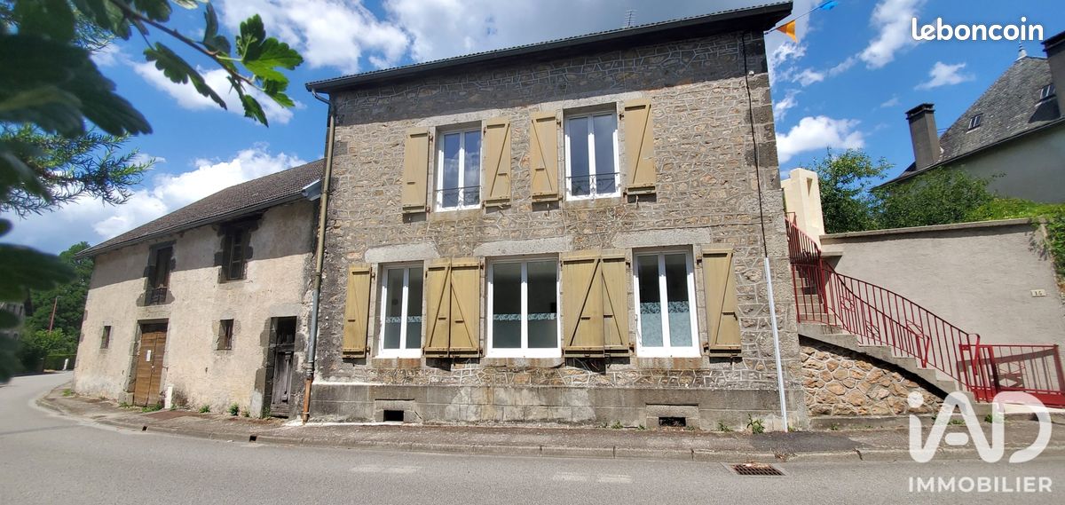 Immeuble 307 m² · à Neuvic · 307 m² · 248 000 €
