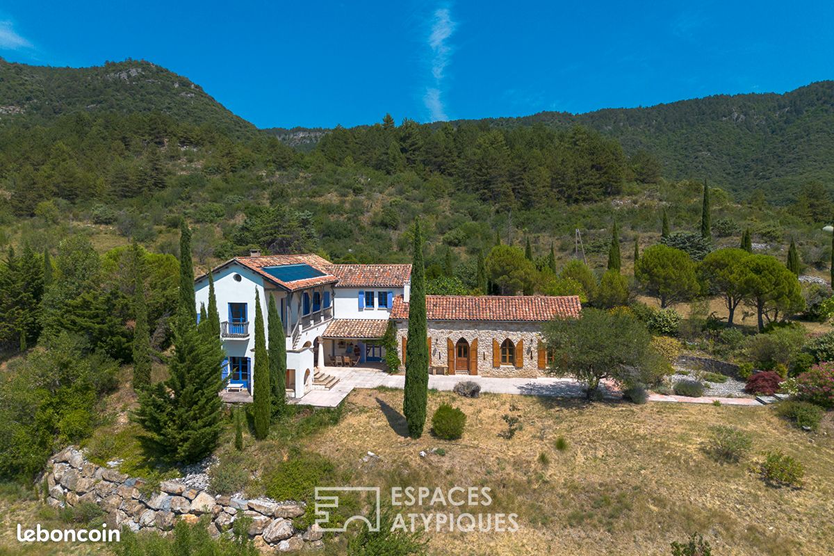 Maison 8 pièces 307 m² · à Saint-Privat · 307 m² · 985 000 €