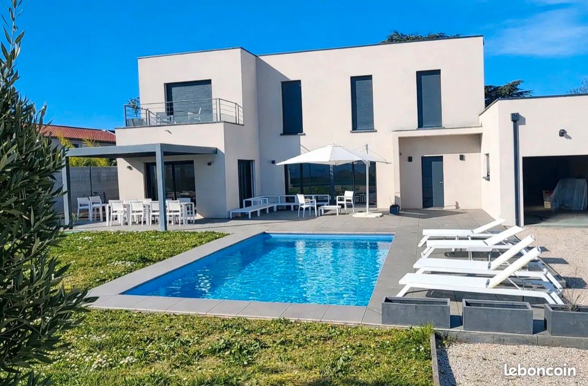 Maison 6 pièces 187 m² · à La Tour-de-Salvagny · 187 m² · 859 000 €