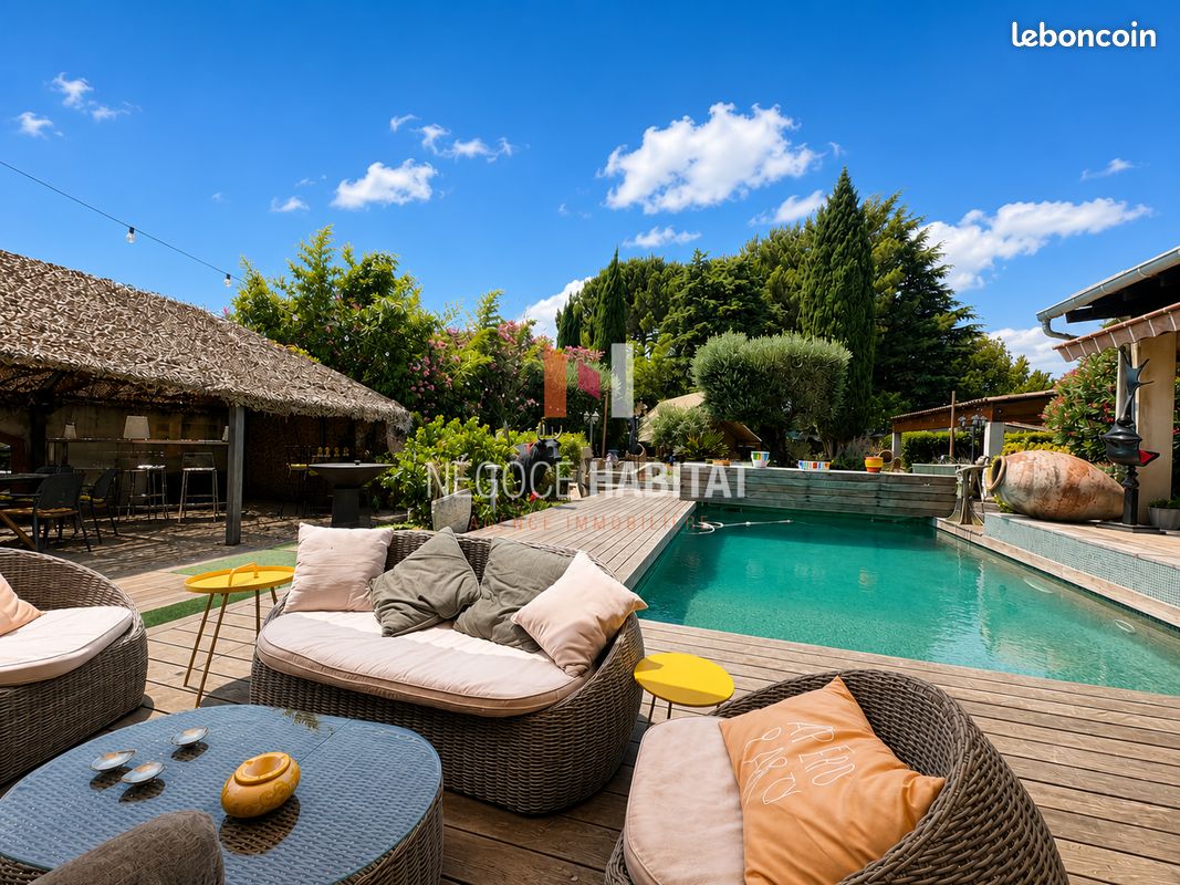 Maison 5 pièces 310 m² · à Juvignac · 310 m² · 890 000 €