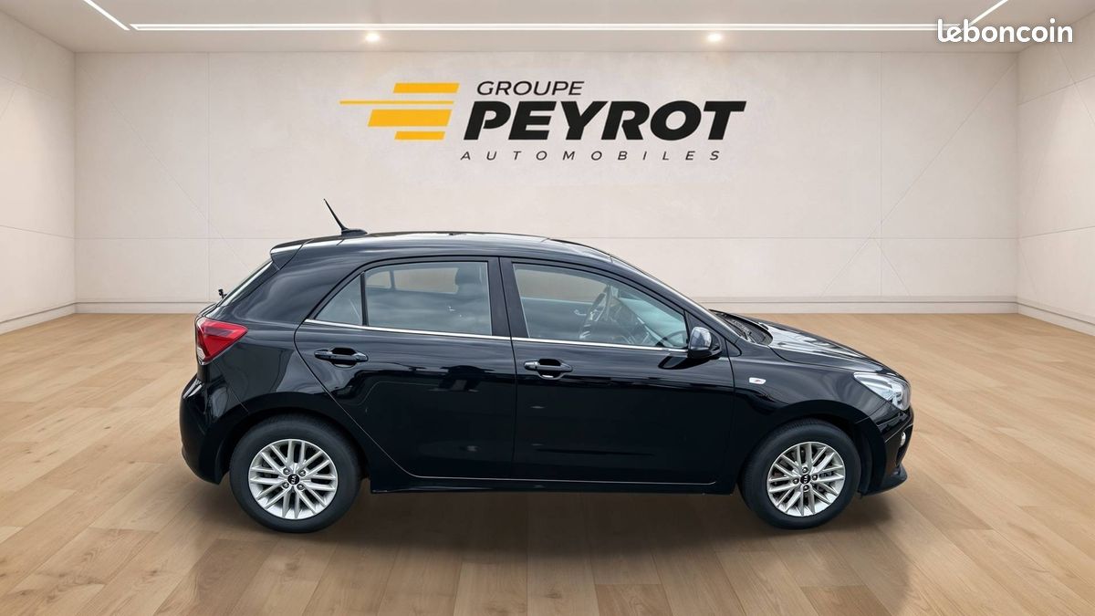 KIA Rio 1.0L T-GDi 100 ch ISG Urban Edition (image 8)