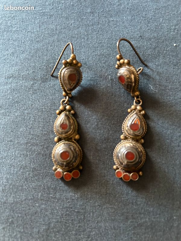 Boucle d'oreille (image 1)
