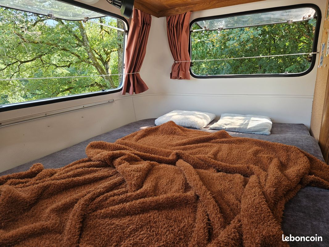 Eriba Pan Familia 1987 – Rénovée + auvent Kampa Pop Air + Housse hivernage Kampa (image 3)