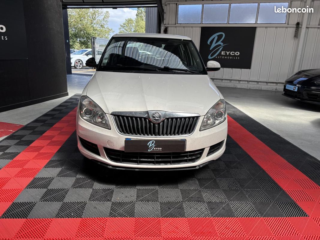 SKODA FABIA 1.6 TDi 75 CH ACTIVE (image 2)