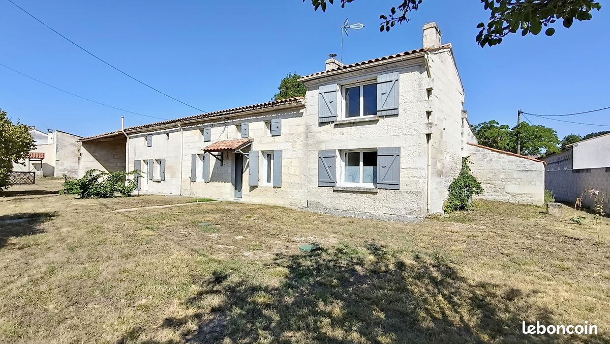 Maison 7 pièces 216 m² · à Thénac · 216 m² · 325 000 €