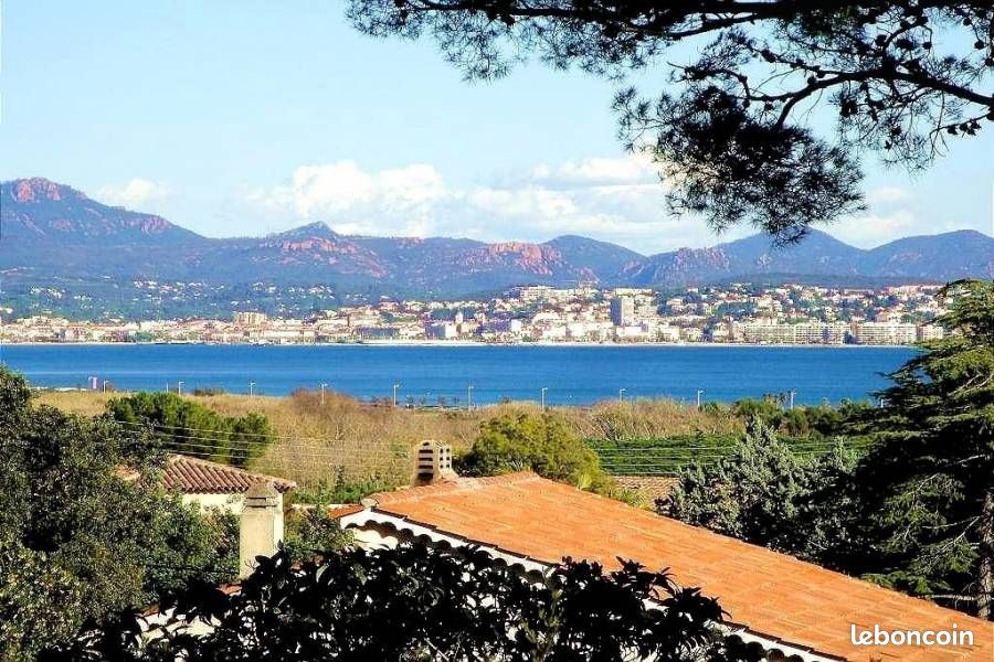 Maison 4 pièces 100 m² · à Fréjus · 100 m² · 550 000 €