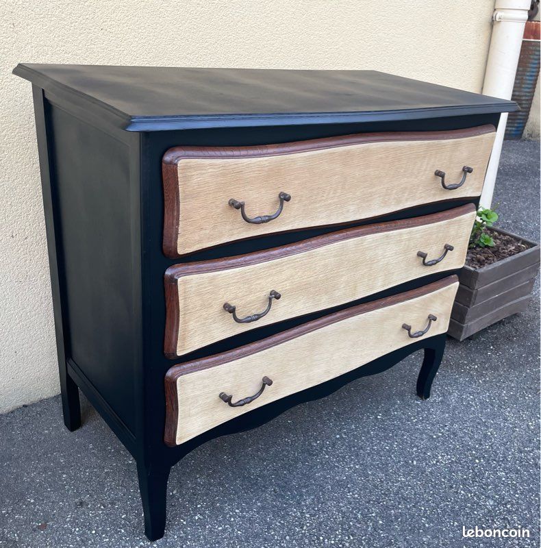 Commode (image 1)