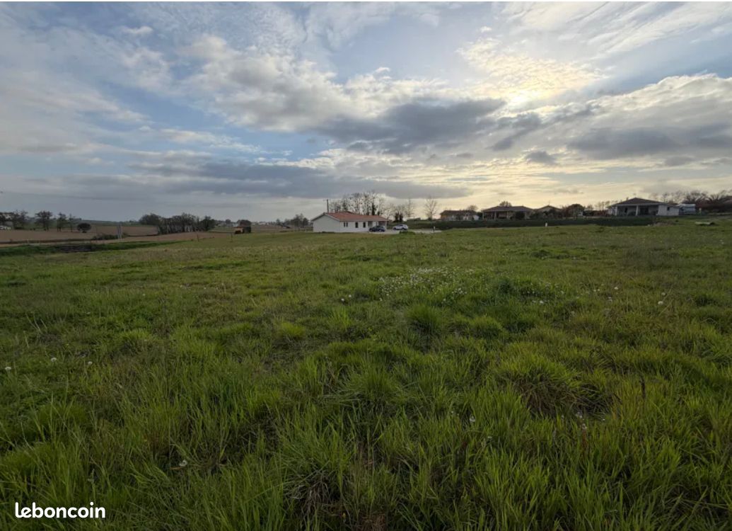 Terrain à bâtir de 1823 m² à MONTAUT (40) · 46 000 €