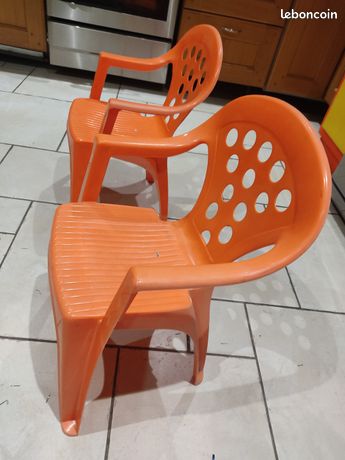 chaise enfant plastique orange – LocaFilm