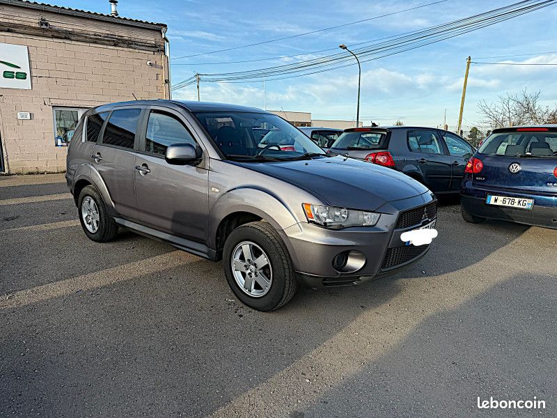 Mitsubishi OUTLANDER 2.0 MIVEC 2WD 147cv (image 3)