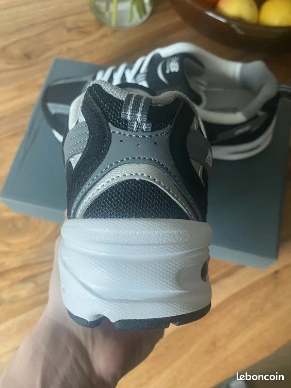 Chaussure NewBalance Noir neuve (image 4)
