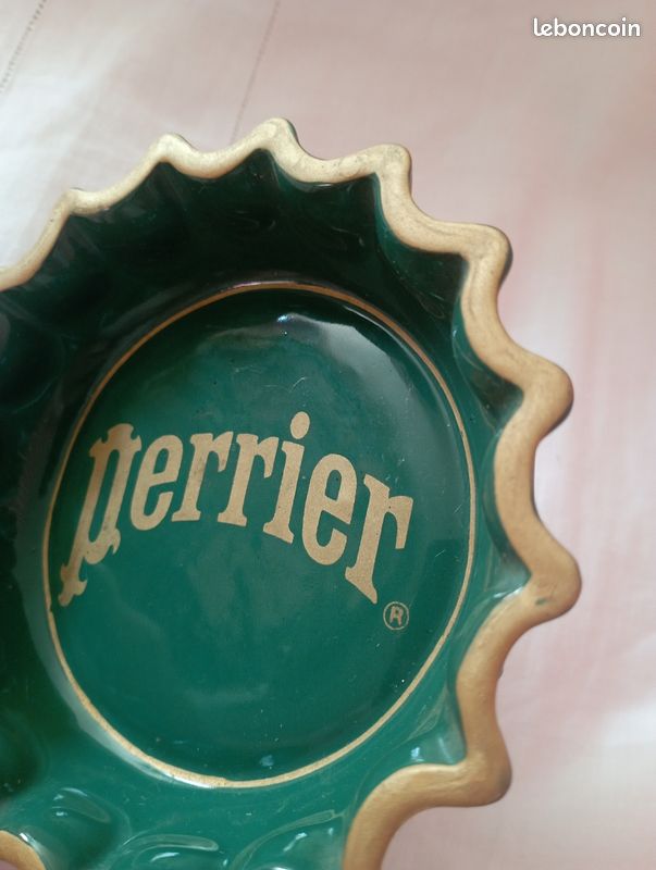 CENDRIER,Gris Clair--Cendrier En Forme De Pyramide De Faucon égyptien