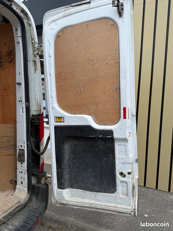 Ford transit vu fourgon 2t t290 2.0 tdci 130 l2h2 ambiente - prix ht 12 075 eur - tva recuperable (image 24)