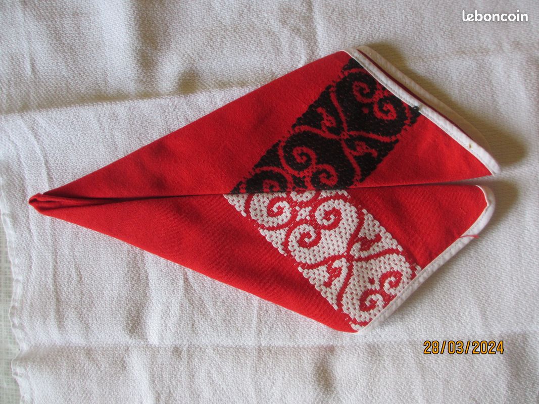 Linge de table basque (image 1)