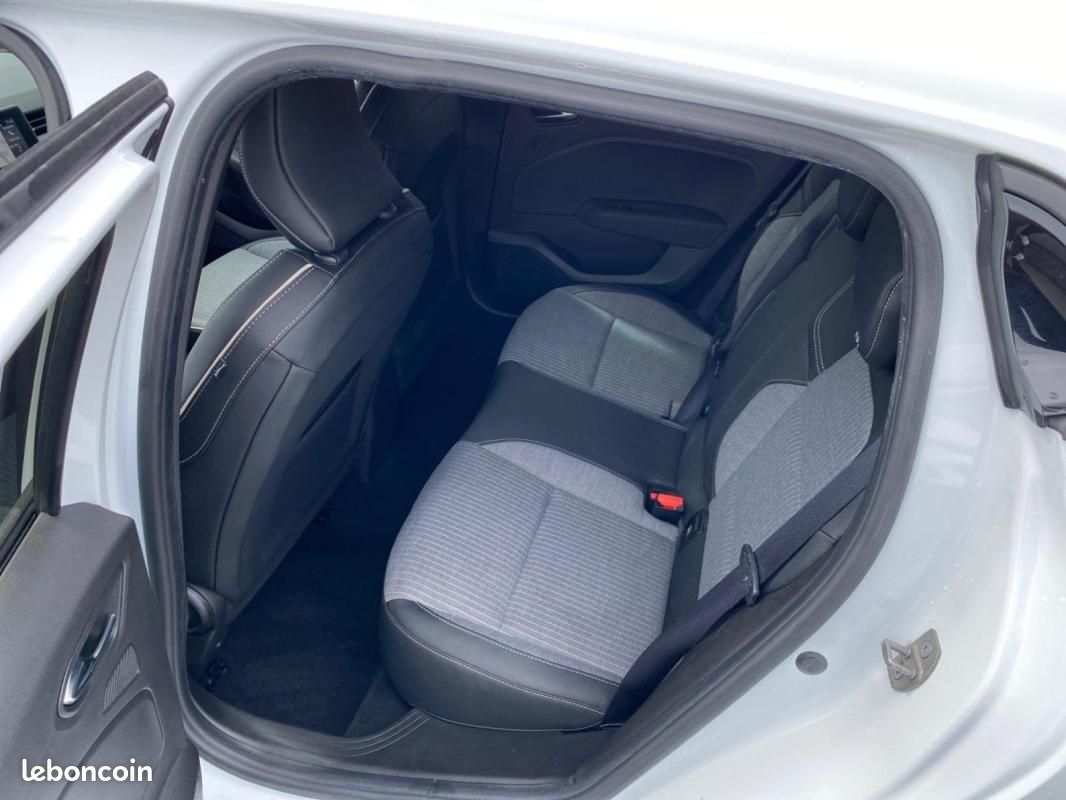 Renault Clio V E-Tech full hybrid 145 ch GSR2 Techno (image 13)