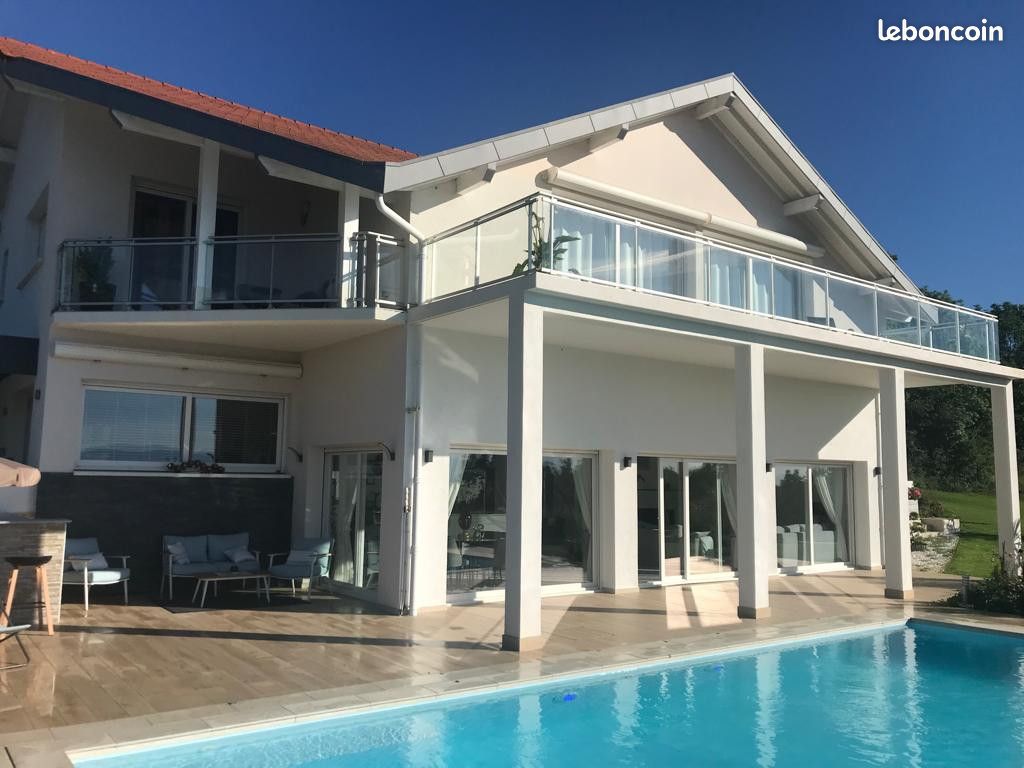 Maison 10 pièces 387 m² · à Cessy · 387 m² · 1 750 000 €