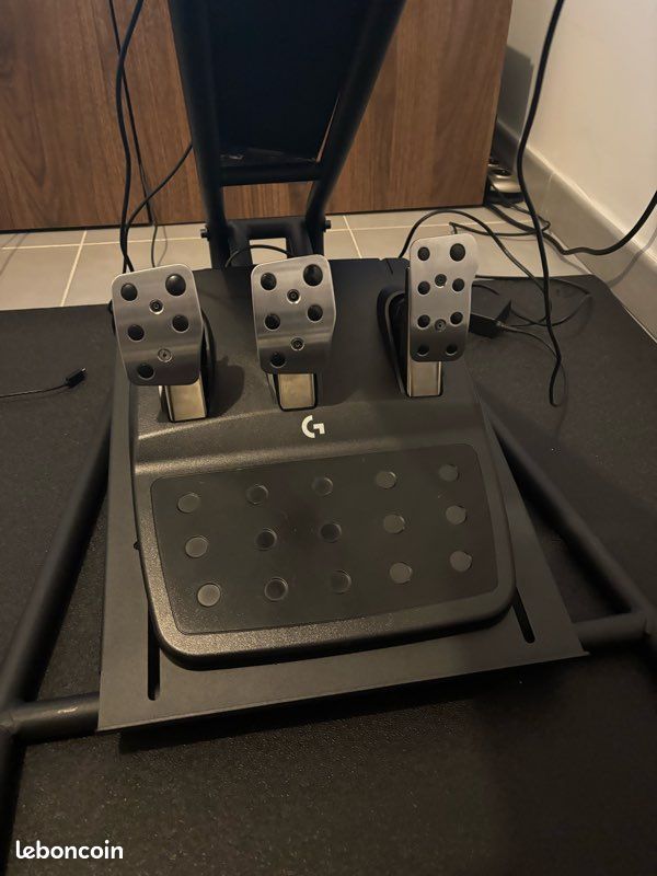 Volant Logitech G29 + pédalier 3 pédales (image 4)
