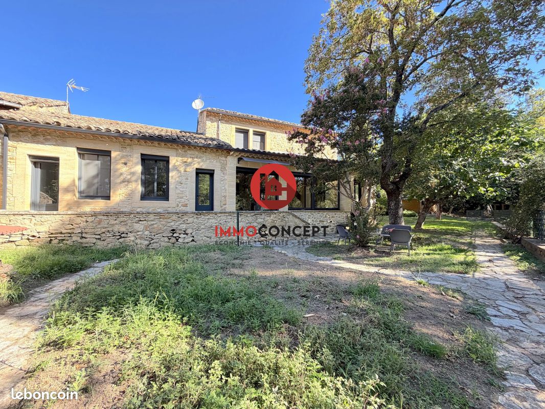 Maison 8 pièces 196 m² · à Tresques · 196 m² · 461 000 €