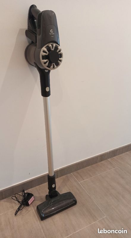 Aspirateur balai Électroménager