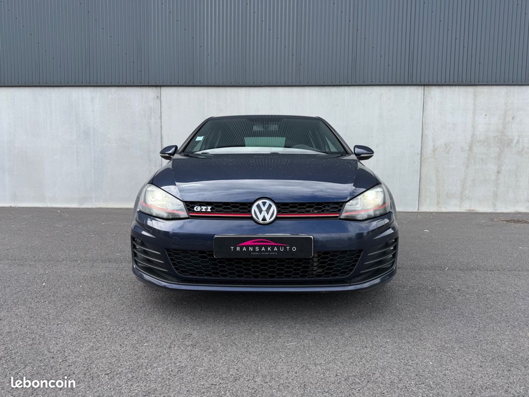 VOLKSWAGEN GOLF 7 GTI 2.0 TSI 220ch DSG6 - Sièges Chauffants / Carnet d'entretien - (image 8)