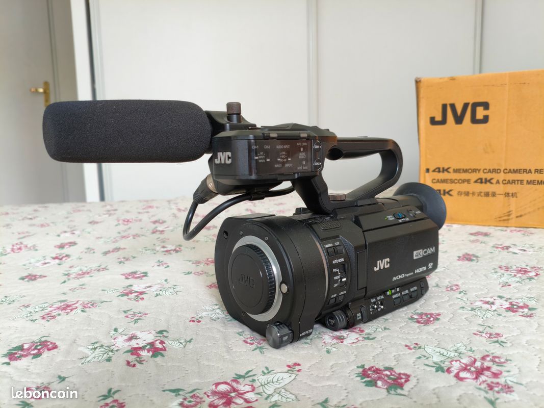 Caméra JVC GY LS-300 4K Super 35 Kipon EF-MFT AF Photo, audio
