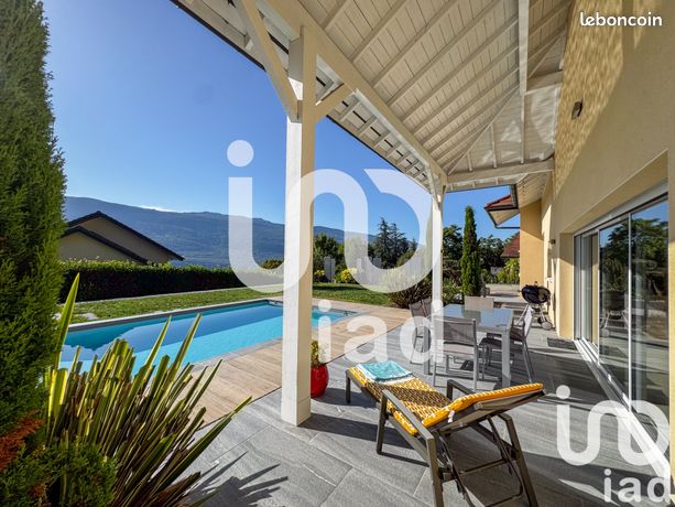 Propriété 6 pièces 242 m²