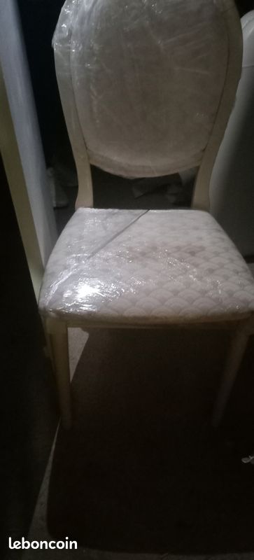 Vends chaises salons solide qualité rose et noires (image 3)