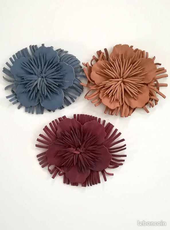 Fleurs en cuir, appliques (image 1)