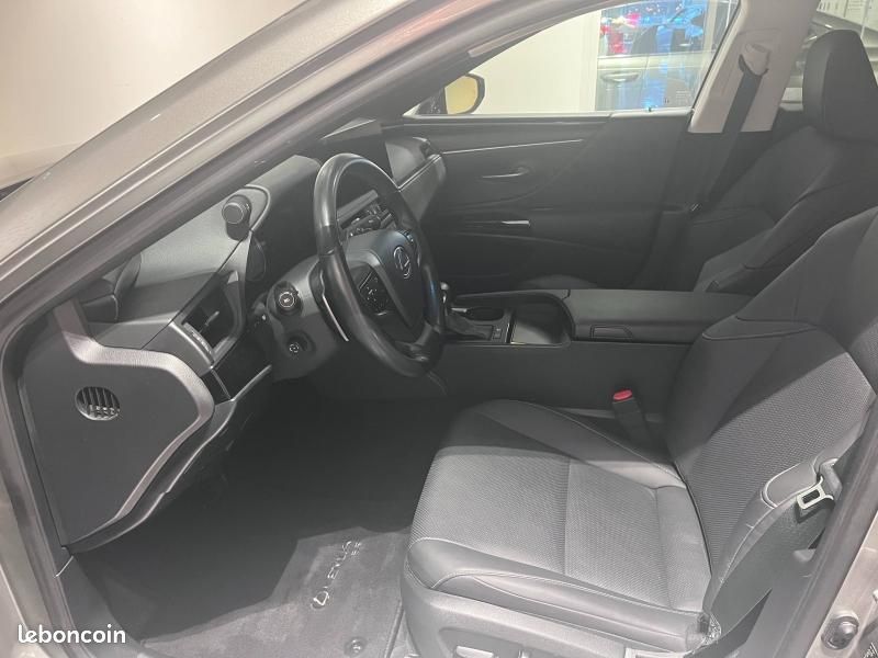 Lexus ES 300h Business MY23 (image 7)