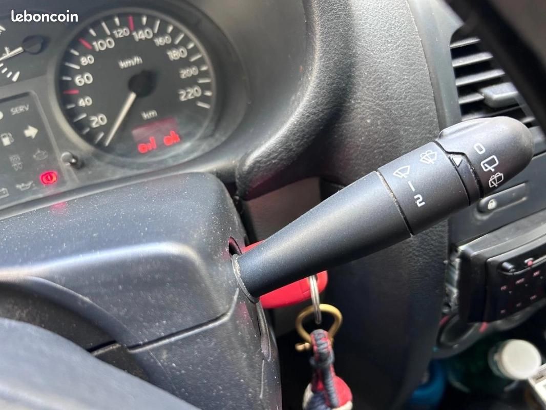 Renault Clio 1.2 60 AUTHENTIQUE (image 28)