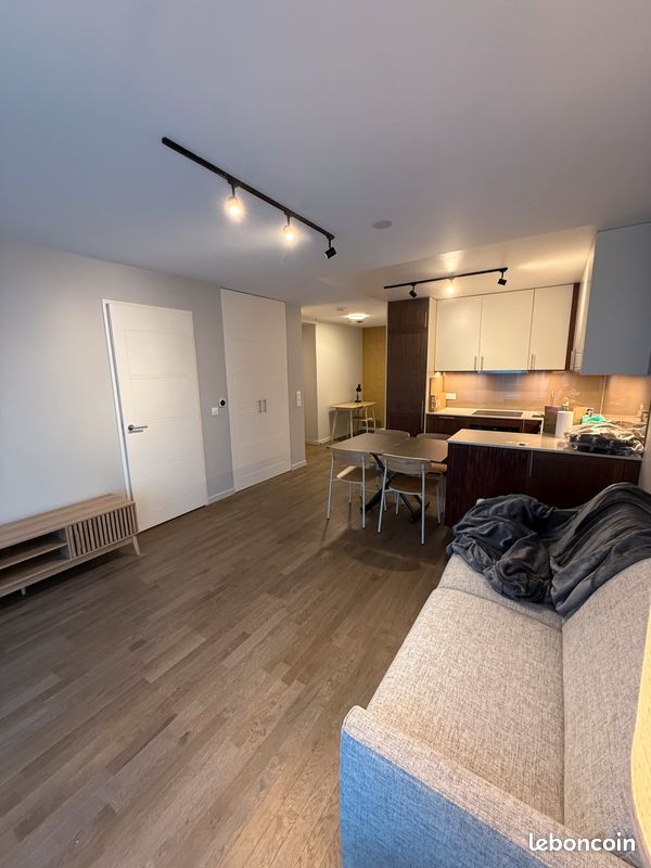 Appartement 2 pièces 45 m² · à Paris 18ème Arrondissement · 45 m² · 1 487 €/mois