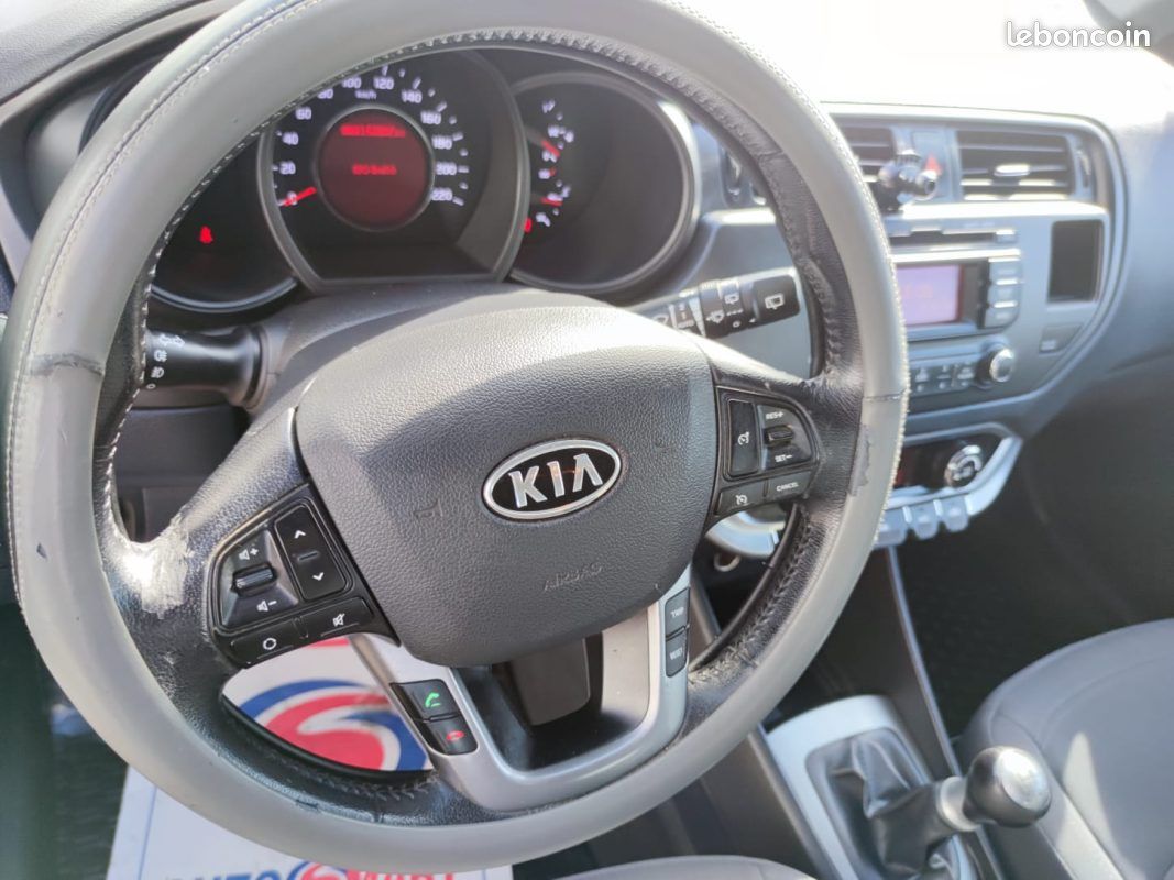 Kia rio 1.2 85 motion isg 2011 (image 11)
