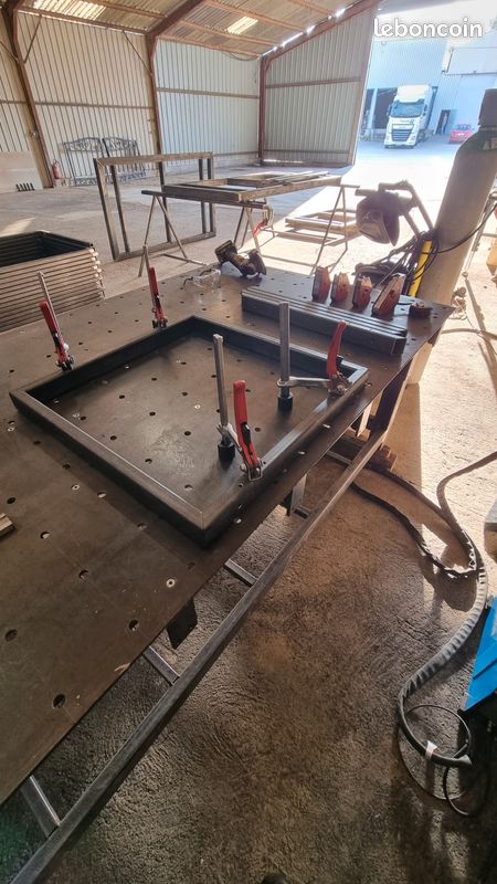 Pieds de tables en acier pour tous les goûts (image 1)