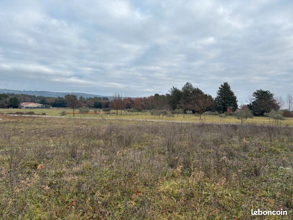 Terrain 150 m² · à Brignoles · 97 000 €