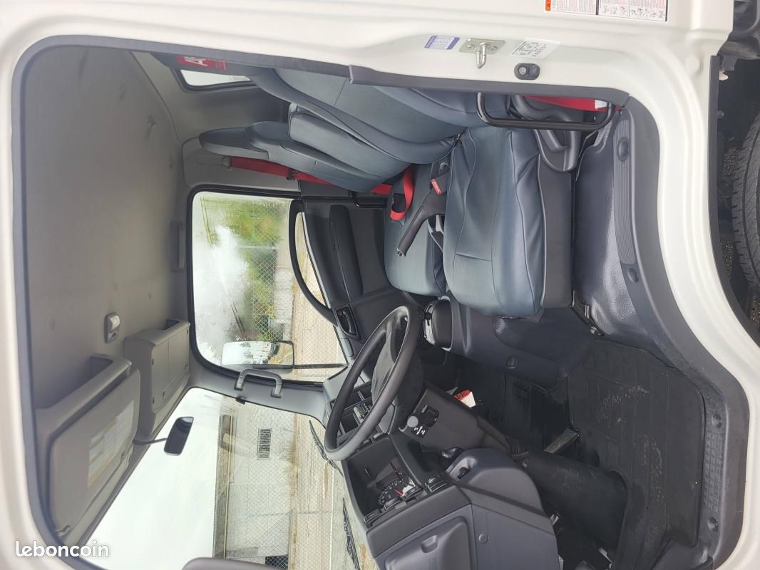 Isuzu M27 PLATEAU FACADIER 3.0 L 150 BOITE.ROBOTIQUE (image 6)