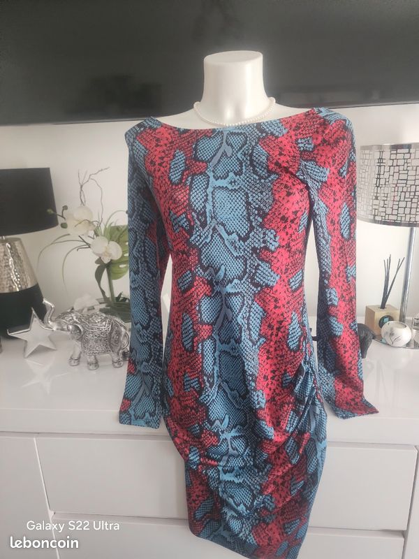 Une robe imprimée taille 36 marque NA-KD (image 14)