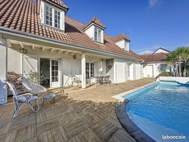 Maison 8 pièces 218 m²