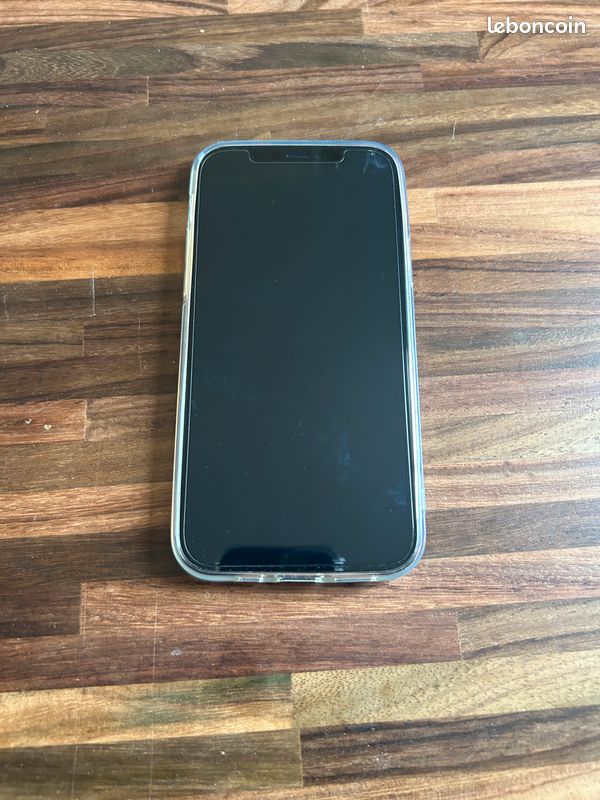 Apple iPhone 12 (image 4)