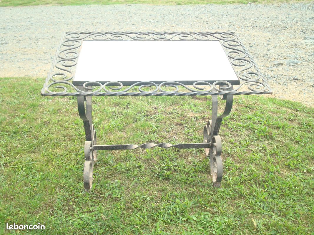 Table salon fer forgé (image 1)