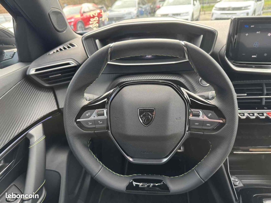 Peugeot 2008 1.2 HYBRID 145CH GT E-DCS6 (image 13)