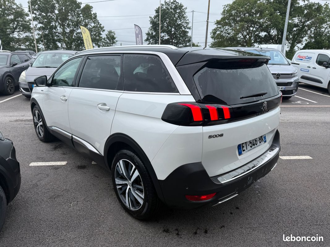 PEUGEOT 5008 1.2 130CH GT LINE * 7 Places (image 4)