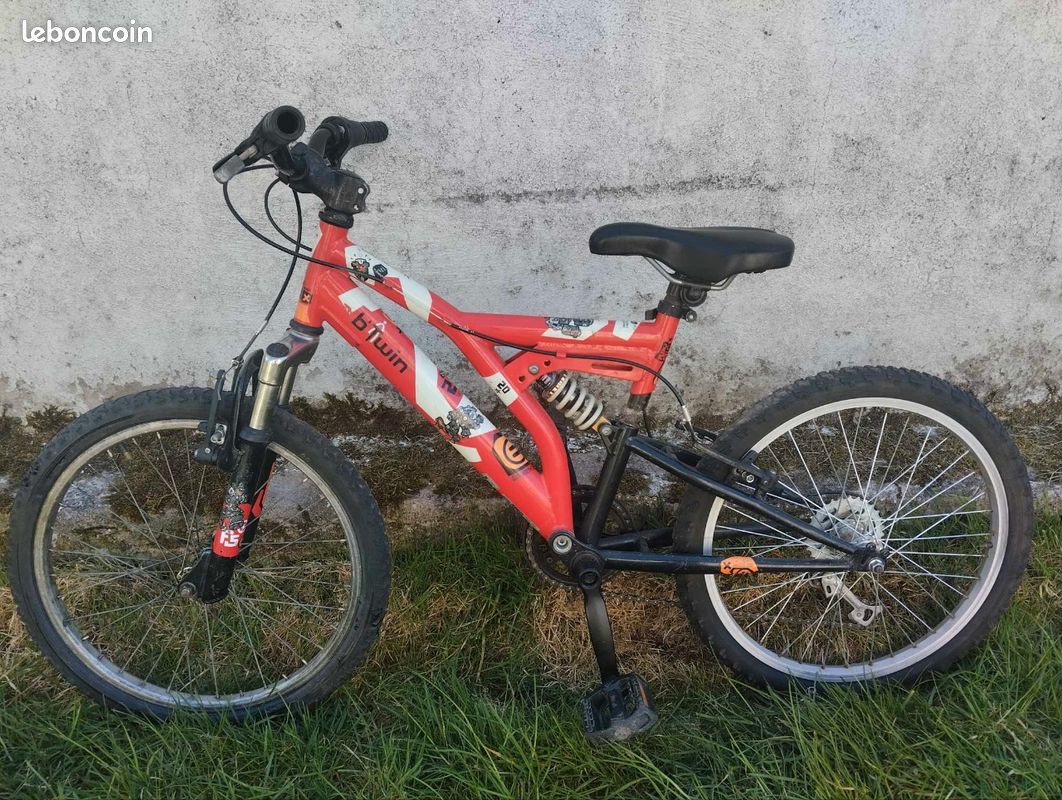 Vélo enfant 20 pouces comme neuf stockage à l'intérieur - Vélos