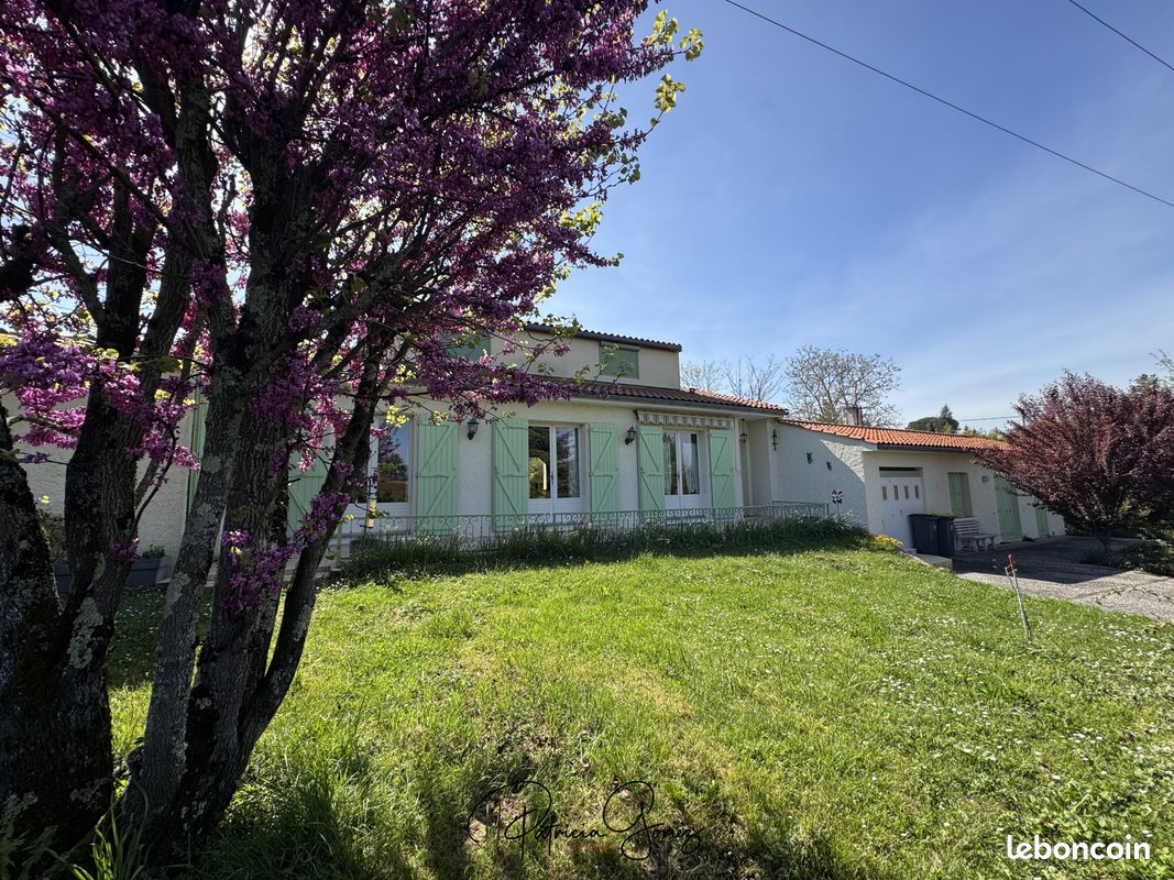 Maison 8 pièces 200 m² · à Castres · 200 m² · 298 000 €