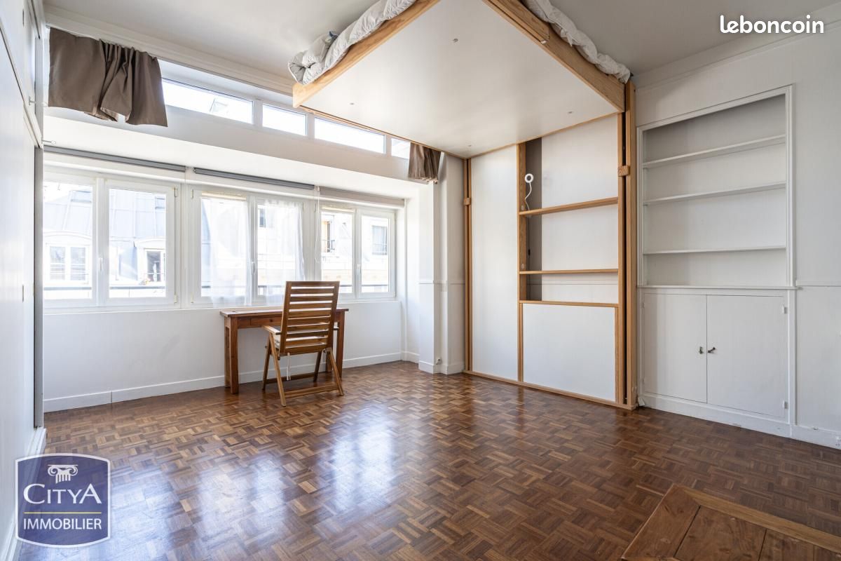 Appartement 1 pièce 27 m² · à Paris 9e Arrondissement · 26,9 m² · 288 000 €
