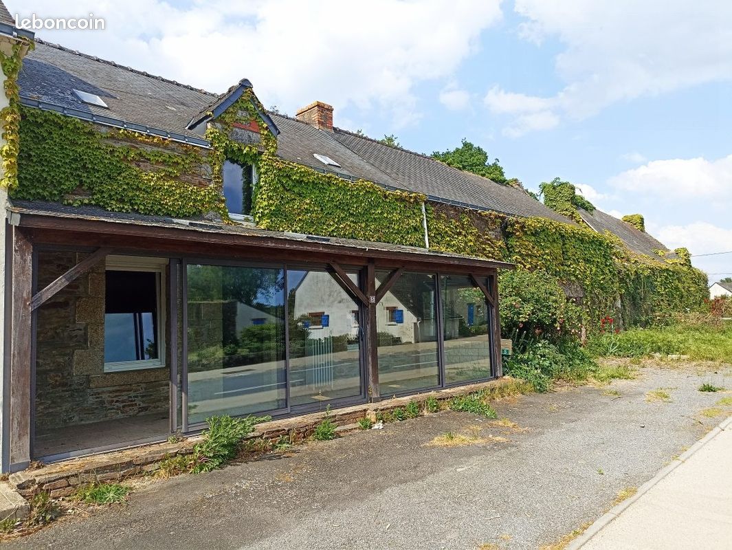 Maison 4 pièces 214 m² · à Théhillac · 214 m² · 189 000 €