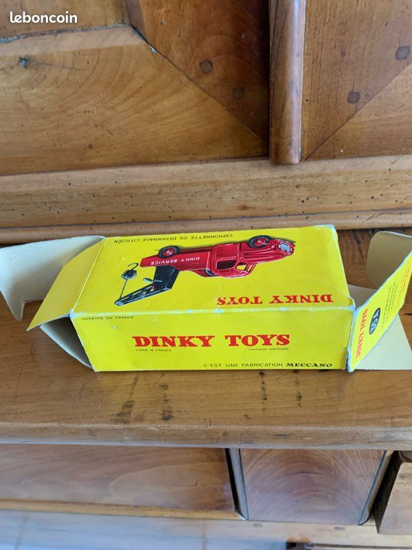 Dinky Toys éditions Atlas Citroen DS réf 24C sans vitre série test - Collection