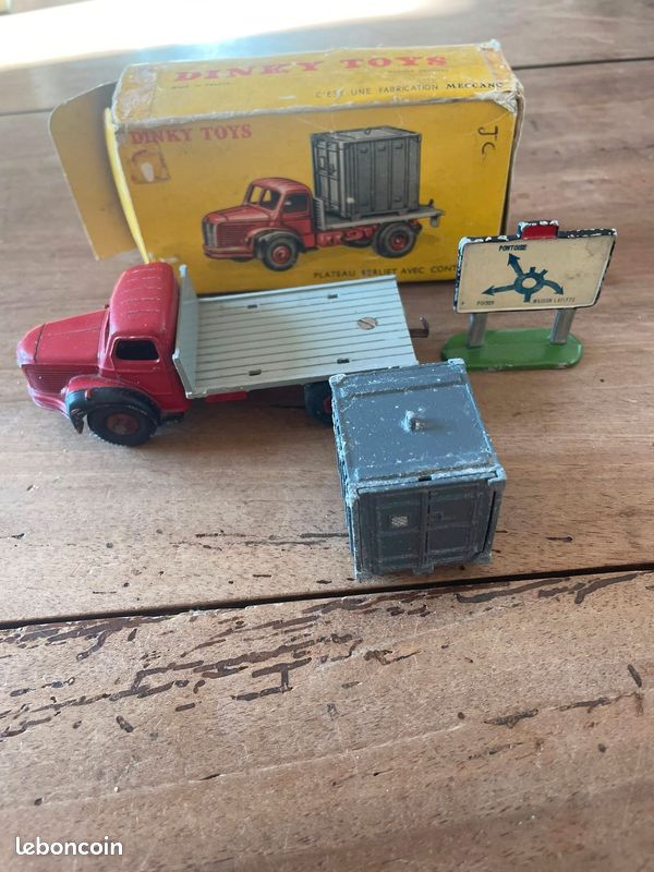 Dinky Toys France Berliet GLR plateau avec container