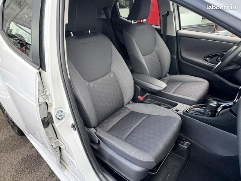 Toyota Yaris 116h Design 5p MC24 (image 12)